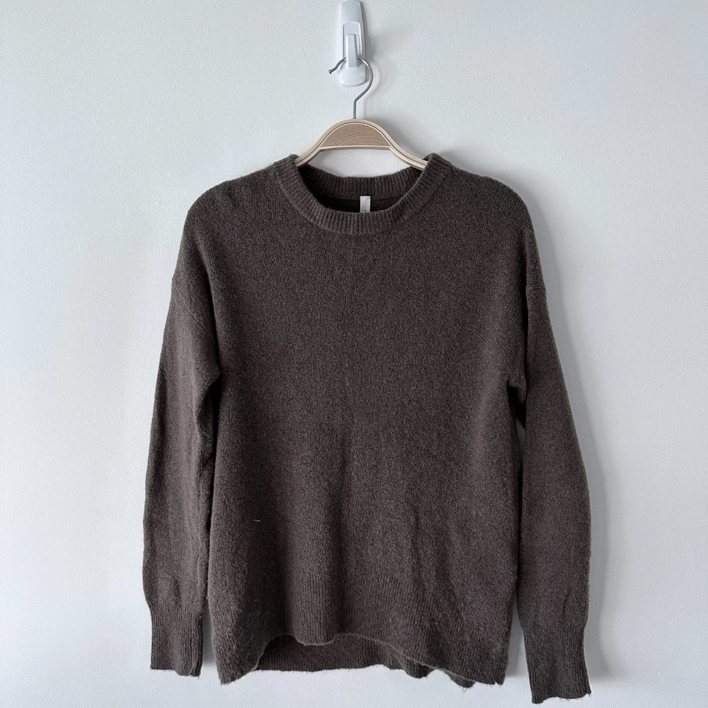 SOLD - Aritzia Babaton Crew Neck Wool Cashmere Sweater